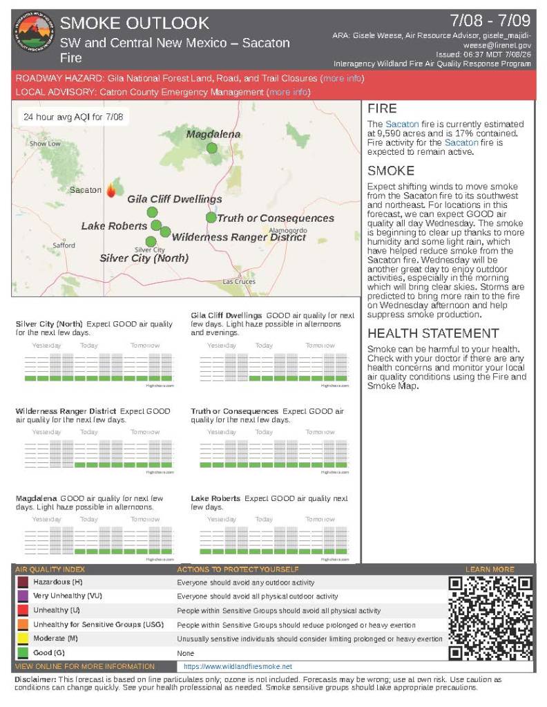 Image is a document with text, a map, and charts showing smoke levels forecasted in communities around the Sacaton Fire