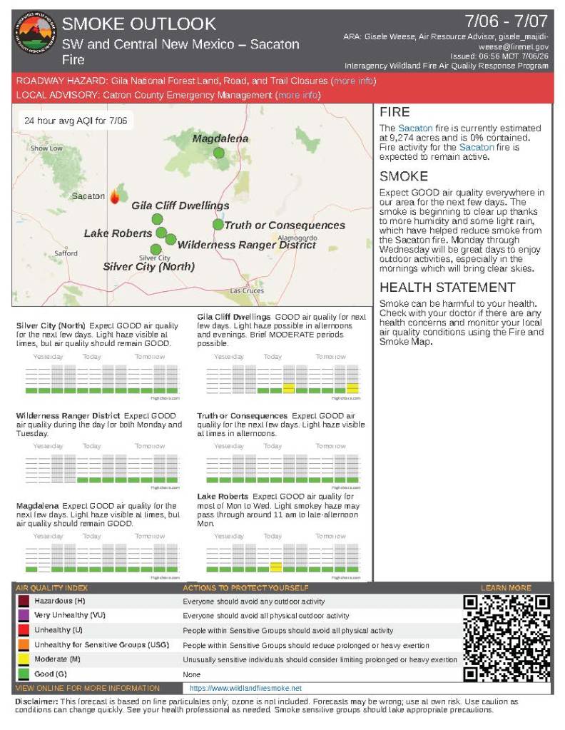 Image is a document with text, a map, and charts showing smoke levels forecasted in communities around the Sacaton Fire